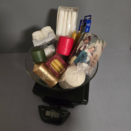 Tasche mit 3 Kilo Kerzen aller Art