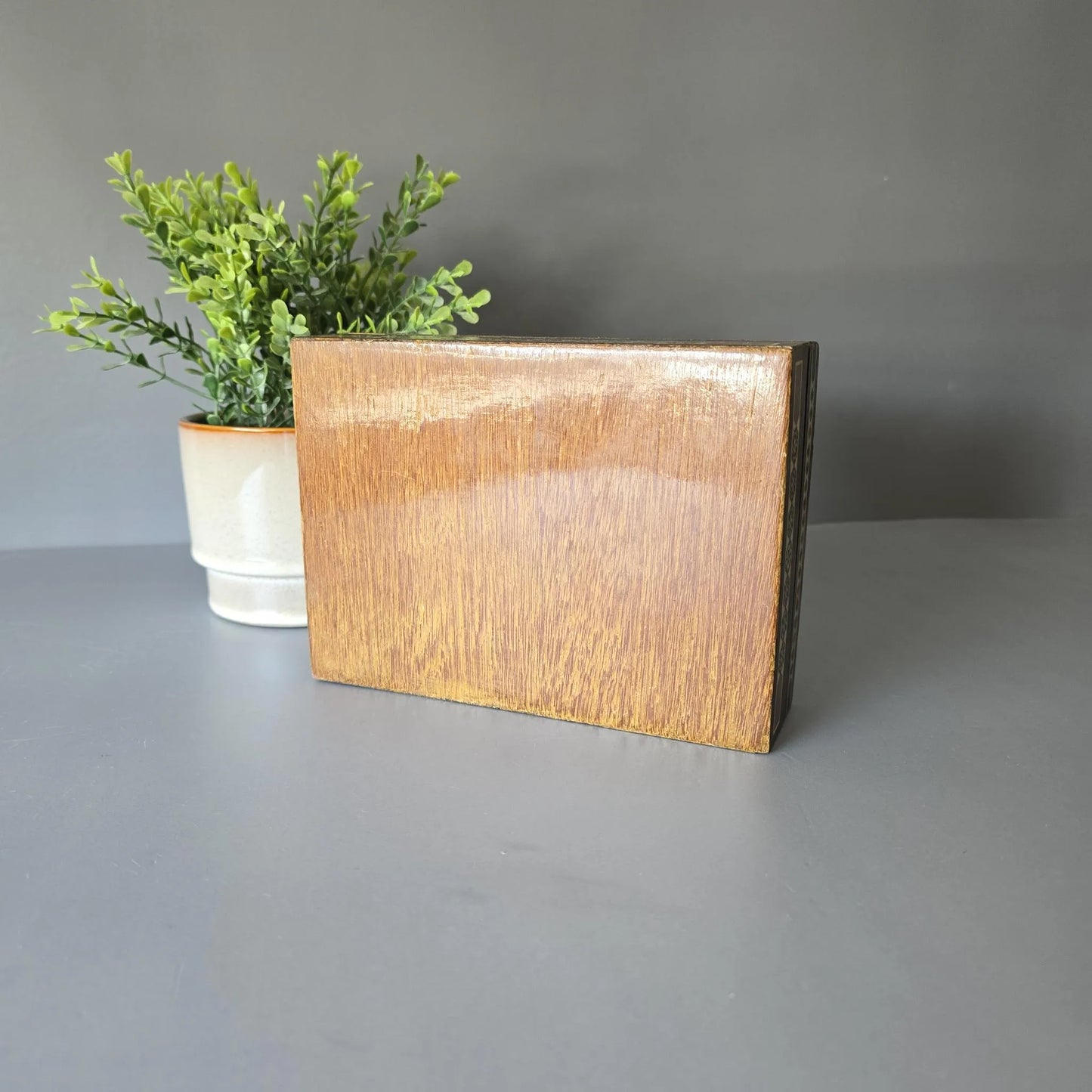 Orientalische Holzdose mit Intarsien - Schatulle aus Holz