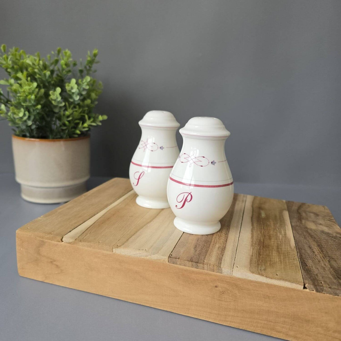 Villeroy & Boch Aragon Salz- & Pfefferstreuer mit Aufschrift