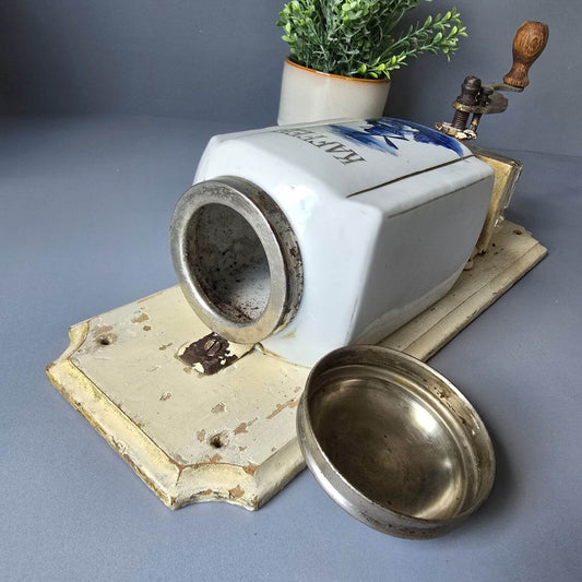 Wandkaffeemühle Porzellan/Glas, Windmühle, um 1920