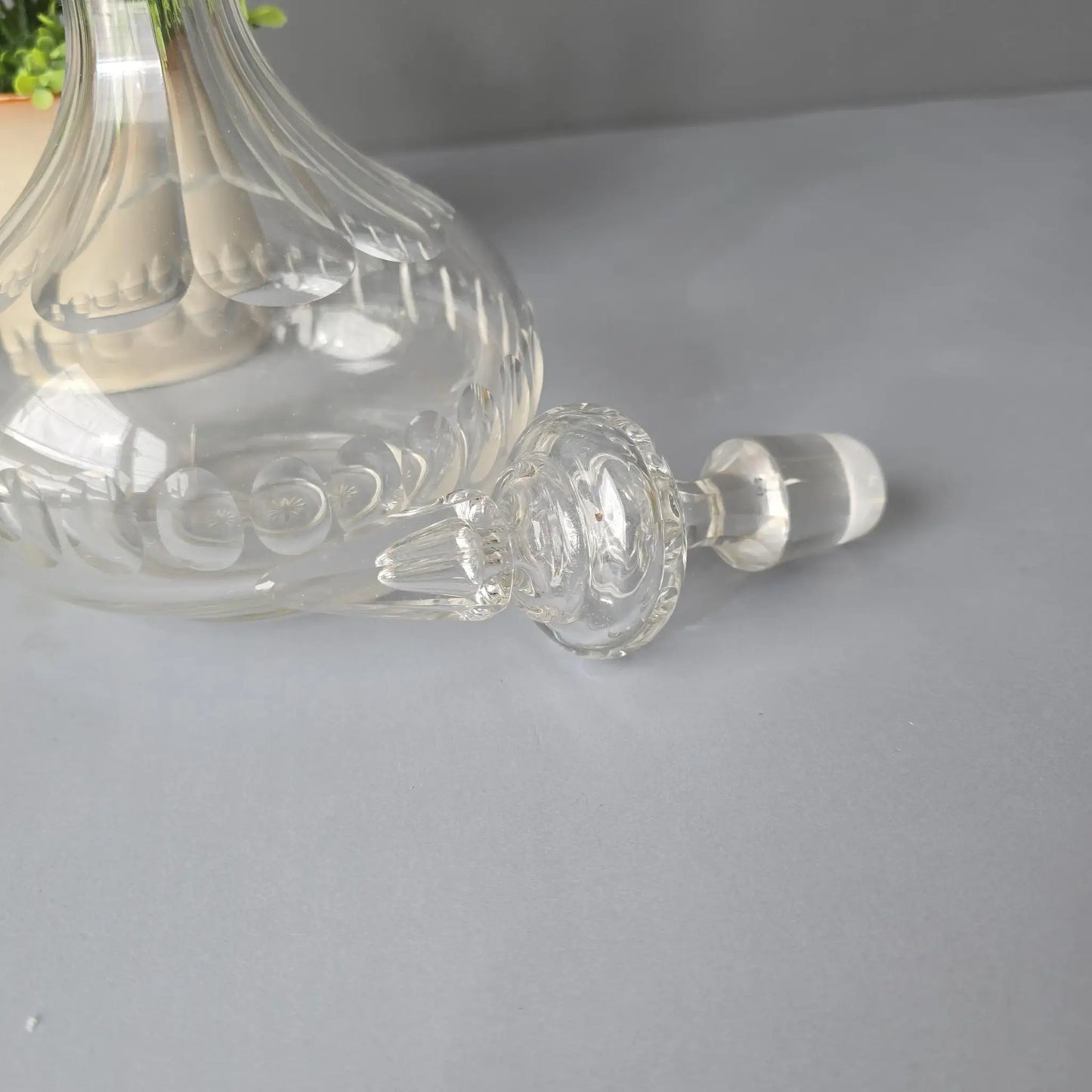 Dekanter - Glas-Karaffe mit Schliff