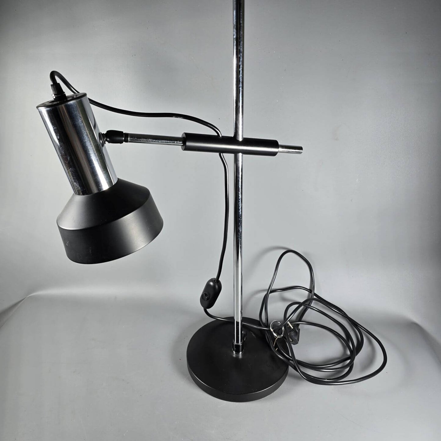 Große 70s Tischlampe - Schreibtischlampe Chrom Schwarz
