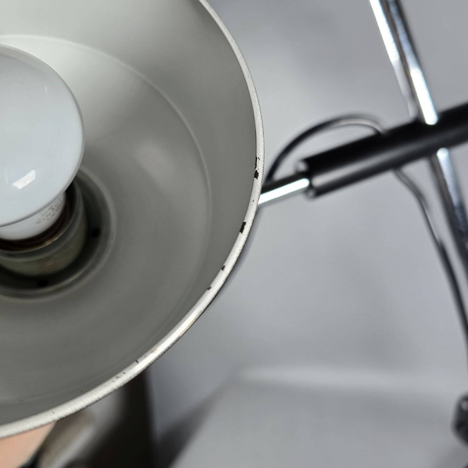 Große 70s Tischlampe - Schreibtischlampe Chrom Schwarz