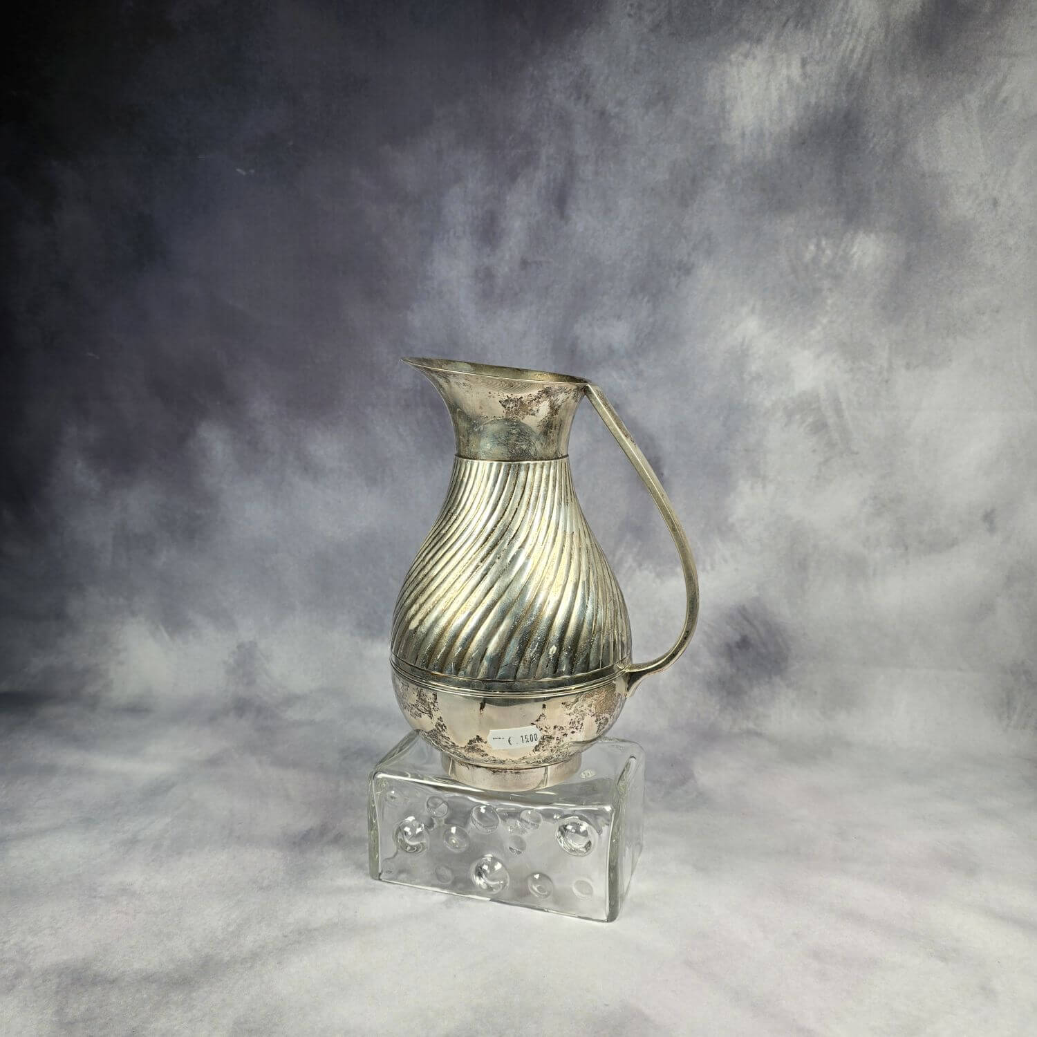 Große versilberte Kanne - Vase