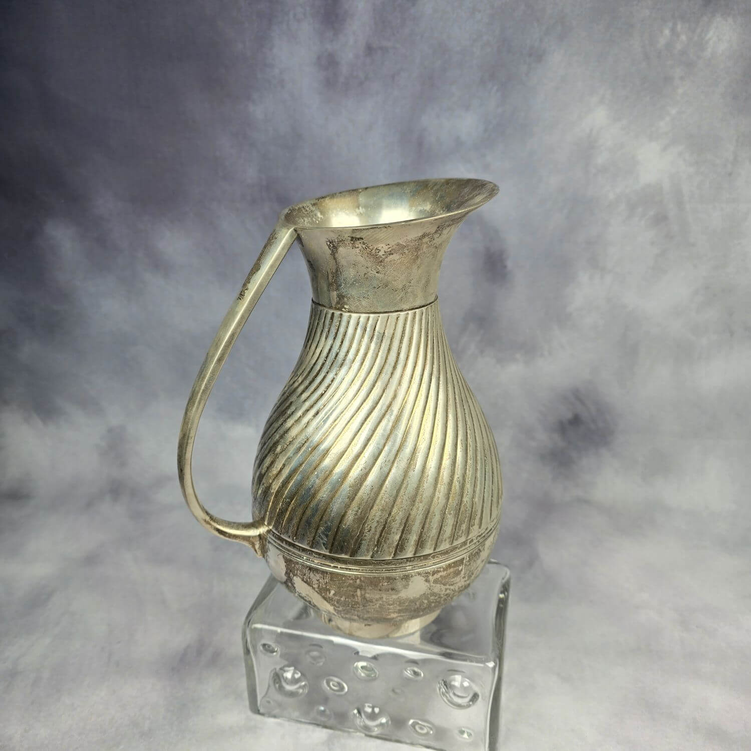Große versilberte Kanne - Vase