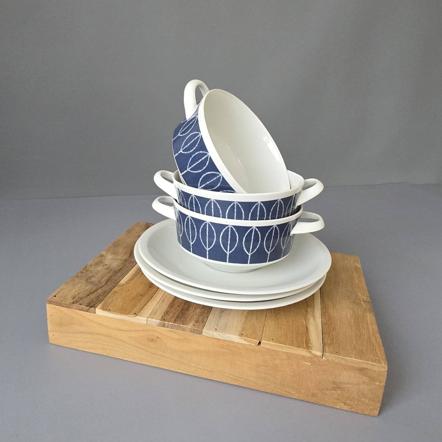 Set aus 3 Suppentassen mit Tellern, Arzberg Form 2050