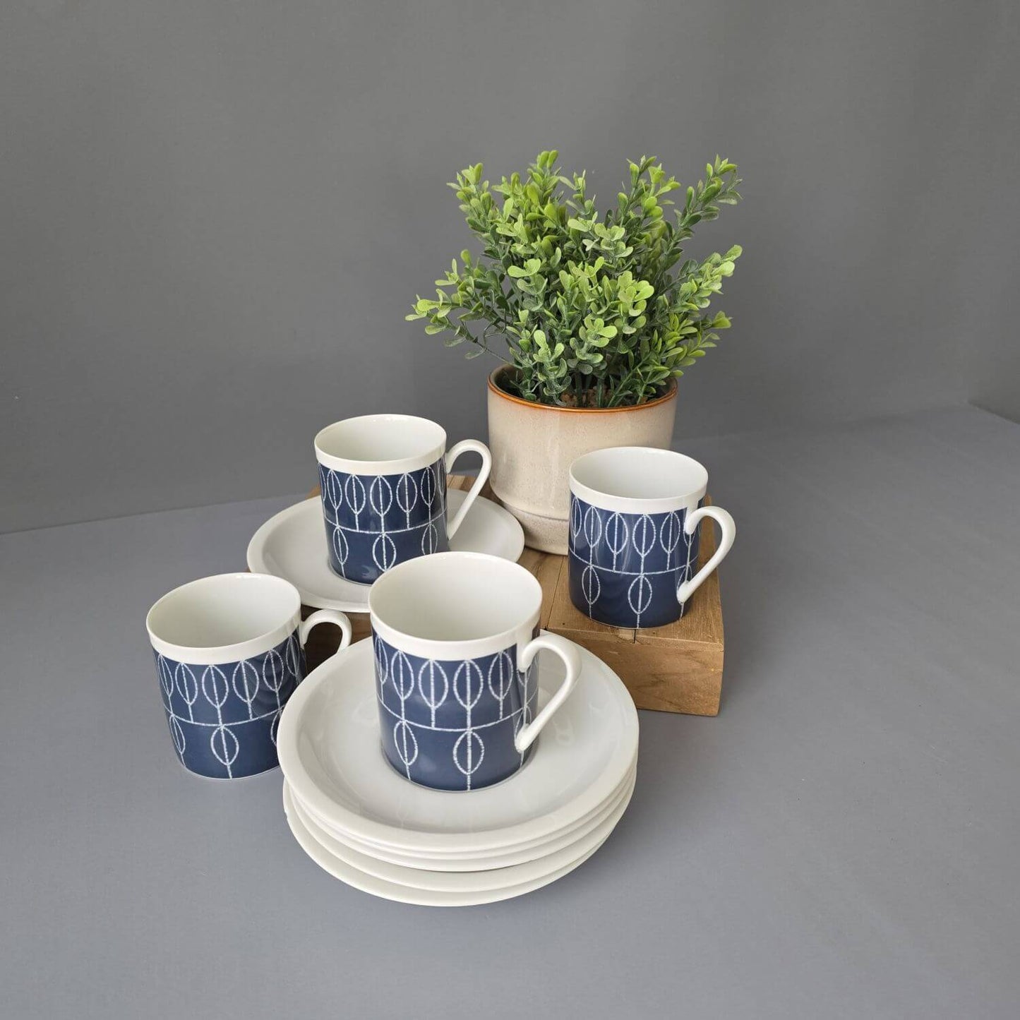 Set Kaffeetassen mit Teller, Arzberg 2050 Löffelhardt Triennale Preis 60s mid century