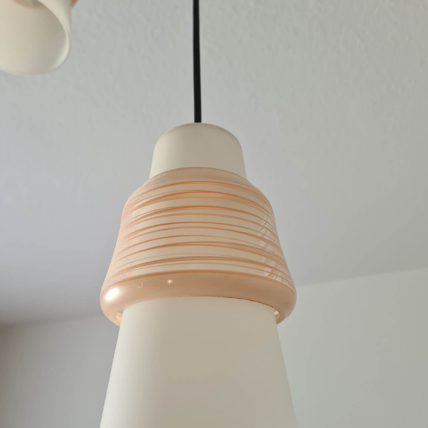 50s Hängeleuchte Lampe 5 Glasschirme rosa Fadenglas