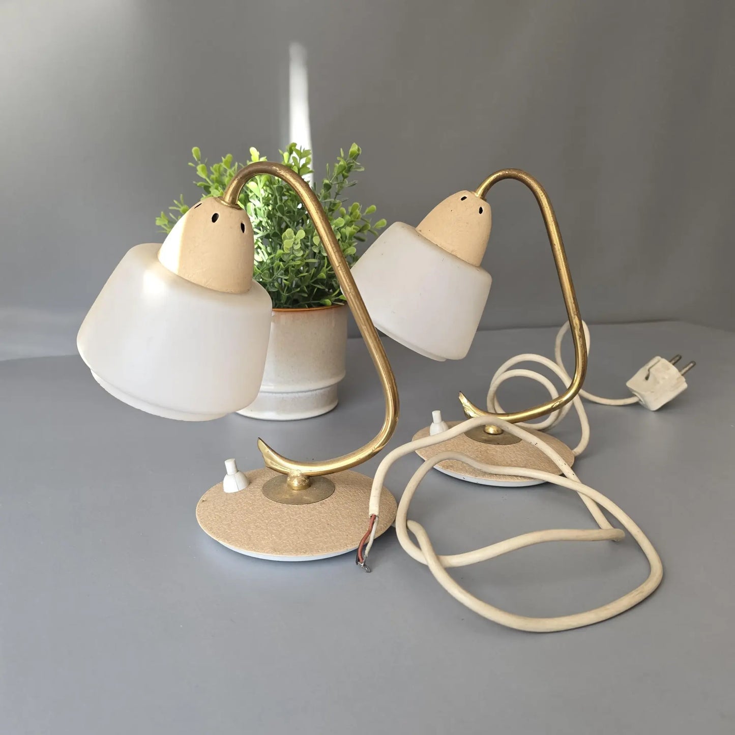 Paar 50s Nachttischlampen - Schrumpflack - Glasschirme