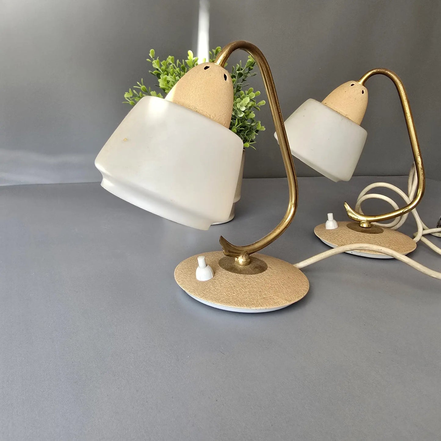 Paar 50s Nachttischlampen - Schrumpflack - Glasschirme