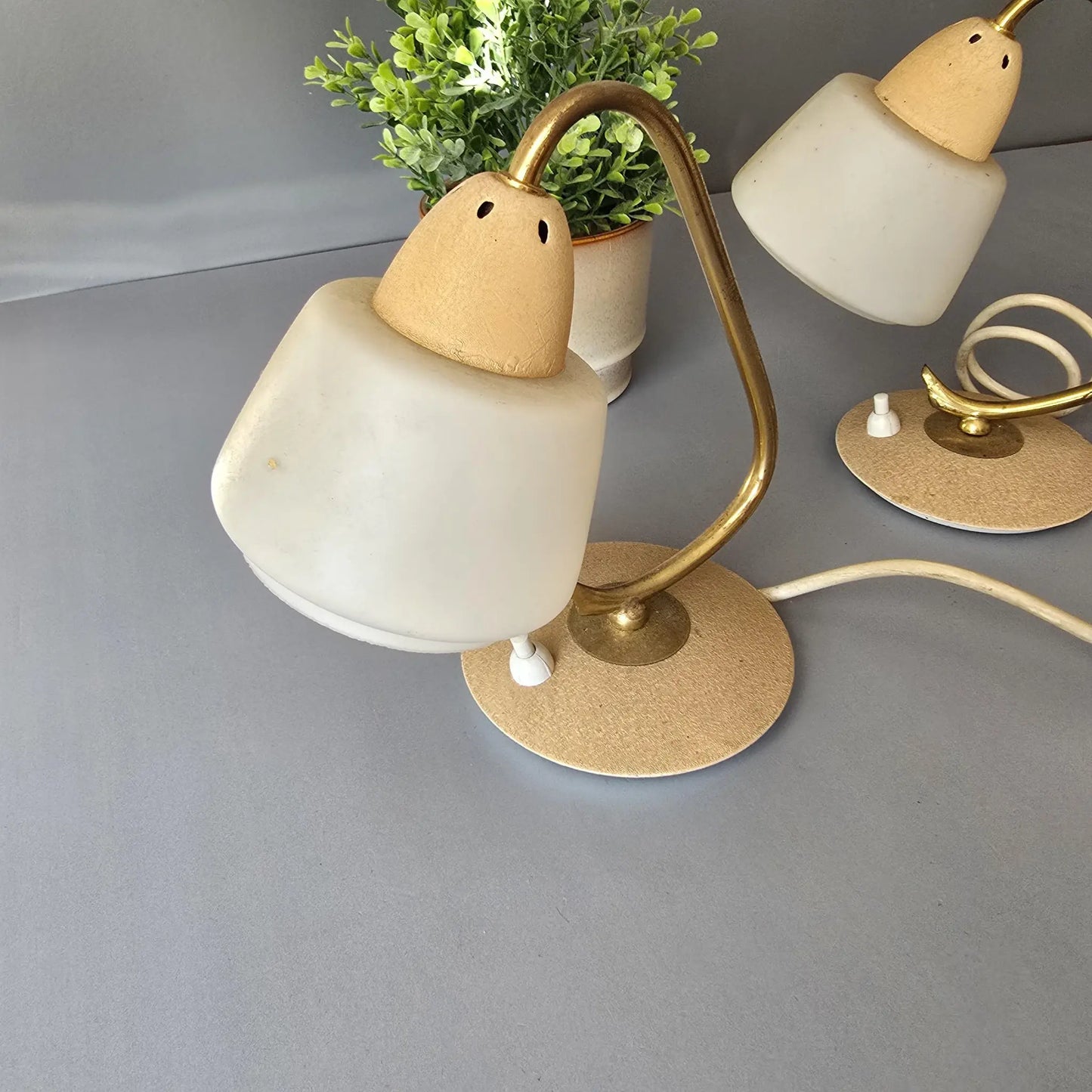 Paar 50s Nachttischlampen - Schrumpflack - Glasschirme