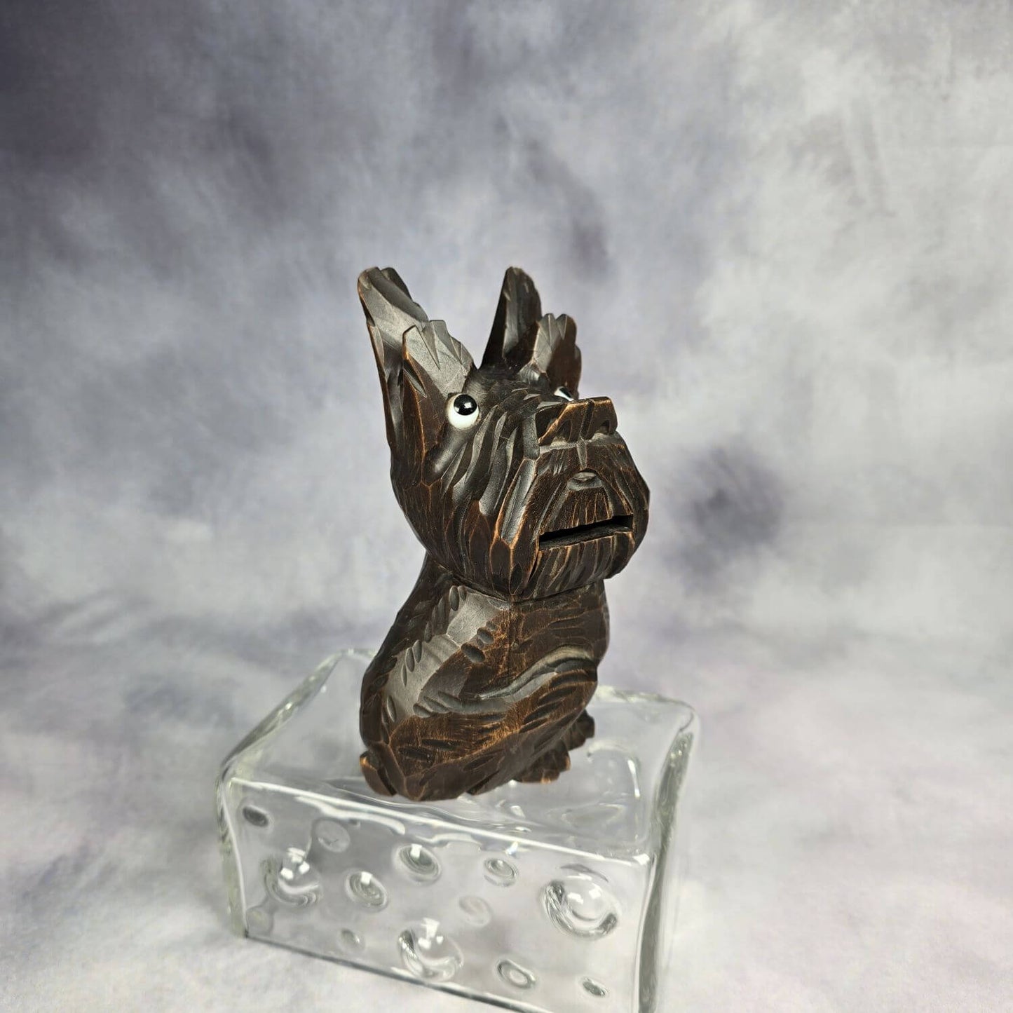 Vintage Scottish Terrier Hund aus Holz - mit Feuerzeug - 60s