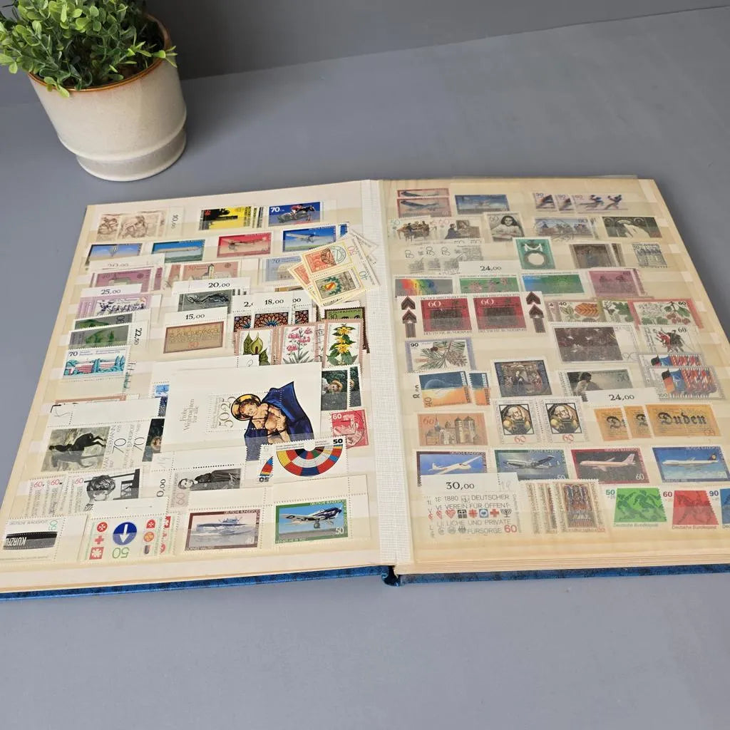 Briefmarken im EInsteckalbum - BRD 1970er -1990er Jahre