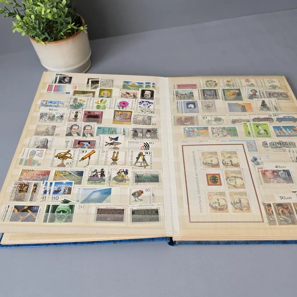 Briefmarken im EInsteckalbum - BRD 1970er -1990er Jahre