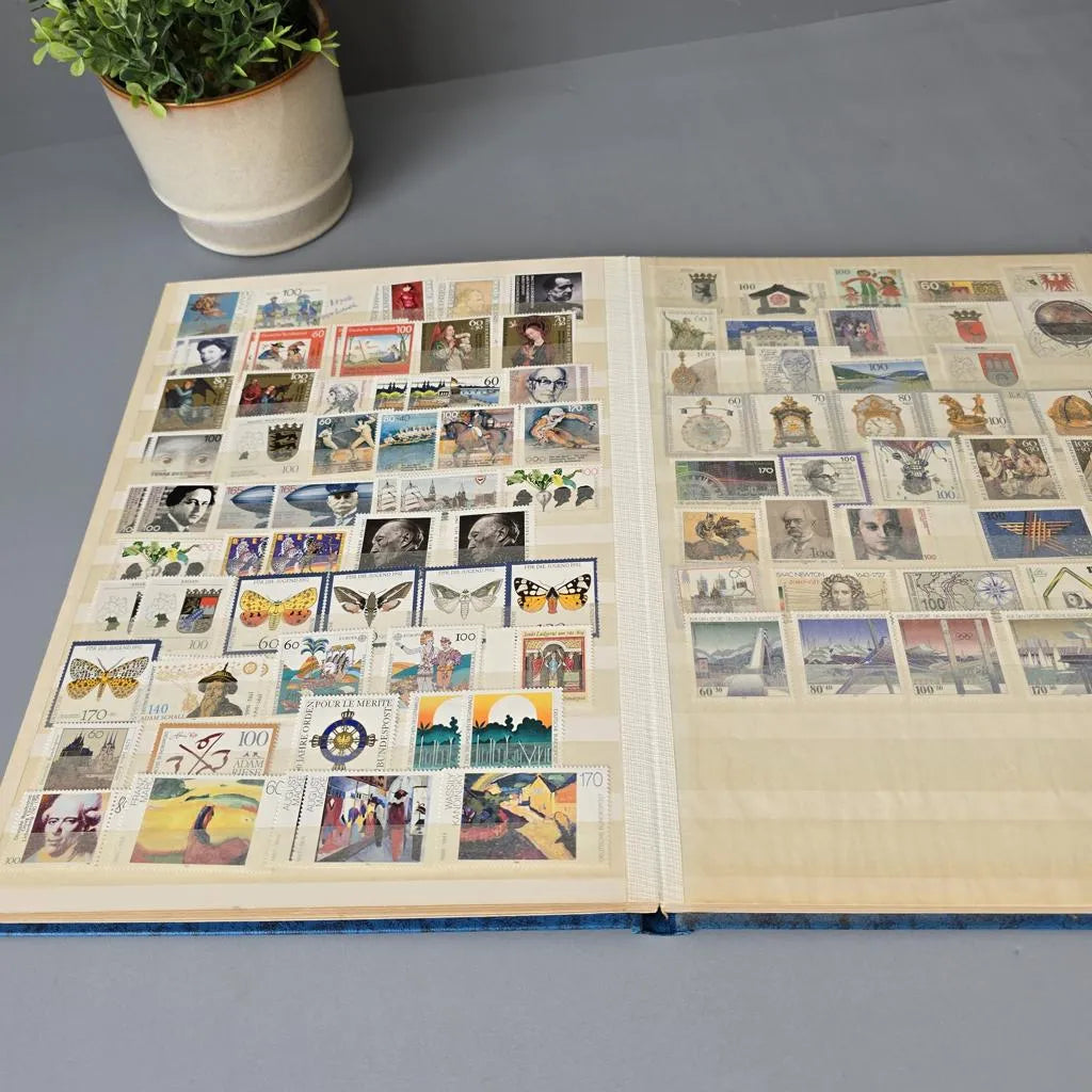 Briefmarken im EInsteckalbum - BRD 1970er -1990er Jahre