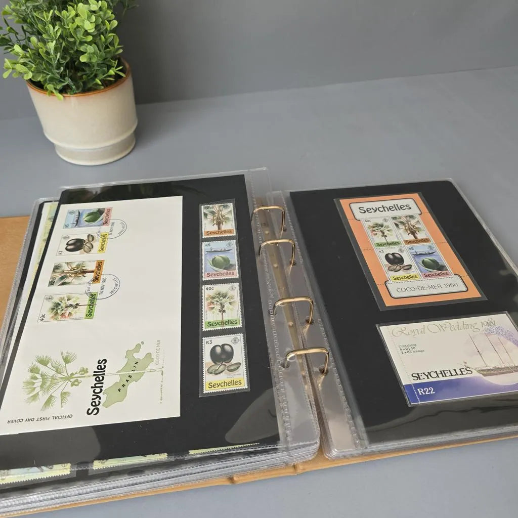 Briefmarken im Ringbuch Einsteckalbum - 29 Doppelseiten Seychelles