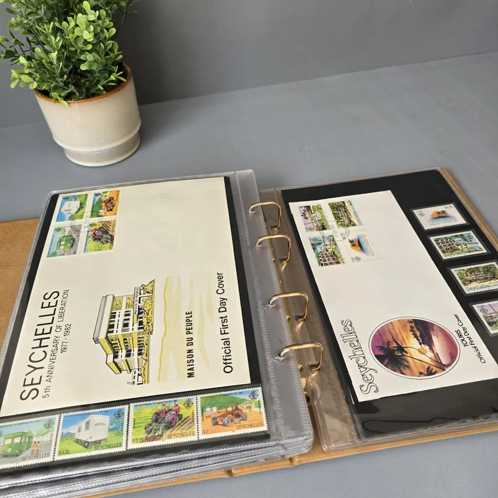 Briefmarken im Ringbuch Einsteckalbum - 29 Doppelseiten Seychelles