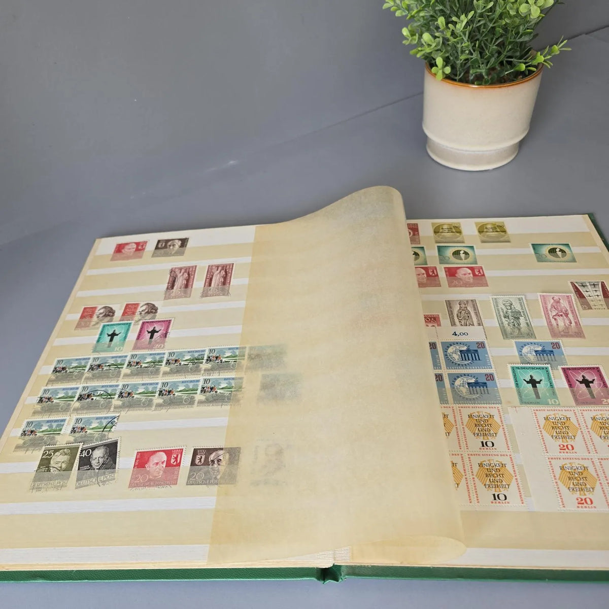 Sammelalbum Briefmarken Deutsche Bundespost 70er und 80er Jahre