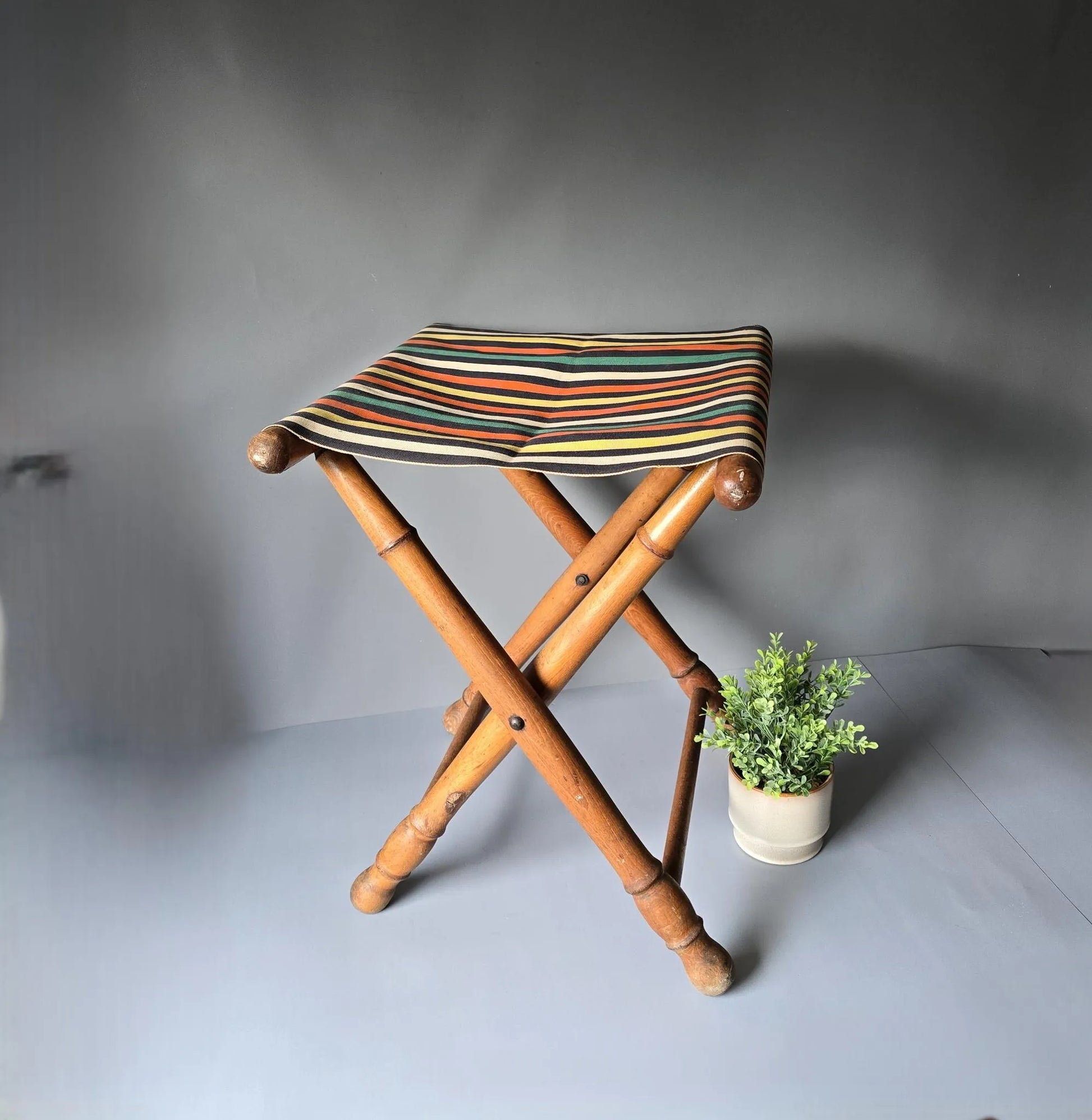 Antiker Camping Hocker - Art Deco Scherenhocker