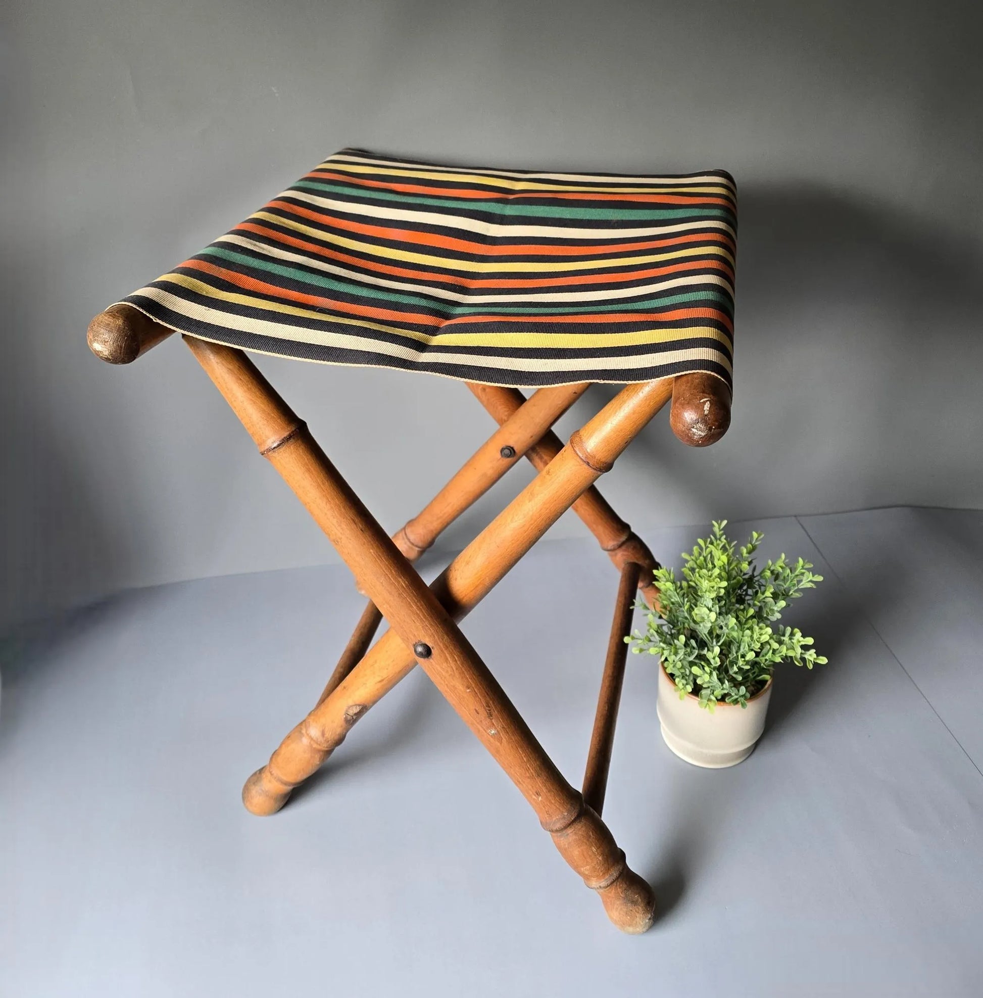 Antiker Camping Hocker - Art Deco Scherenhocker
