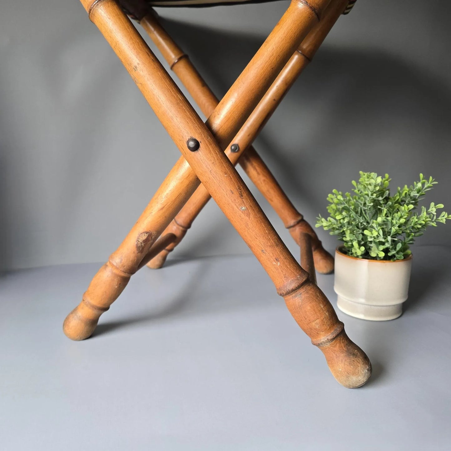 Antiker Camping Hocker - Art Deco Scherenhocker