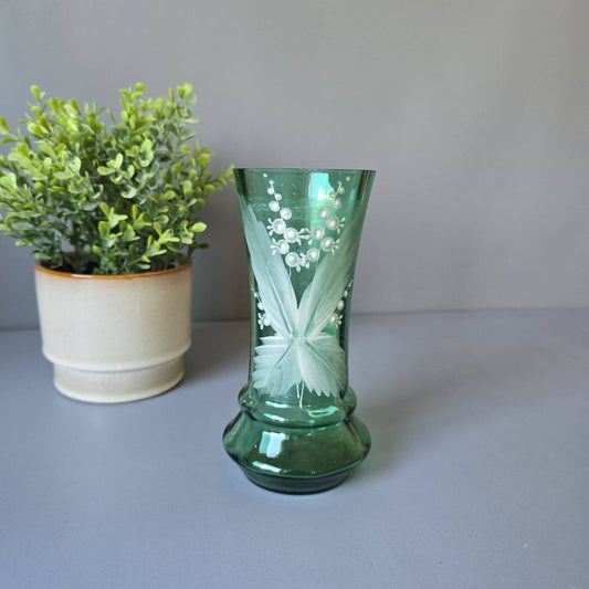 Antike Grünglas Vase um 1900 mit Maiglöckchendekor