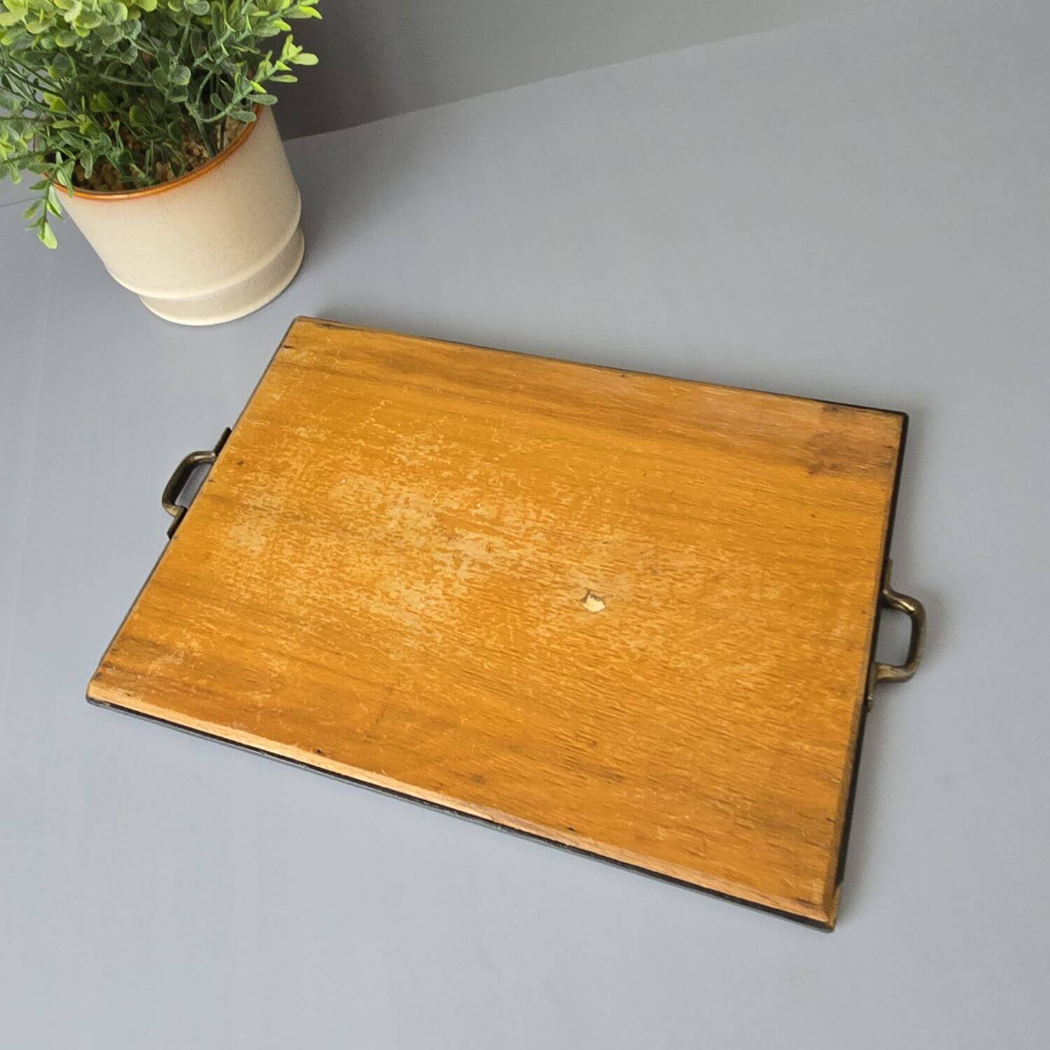 Antikes Tablett mit Gobelin Stickerei, 1920er