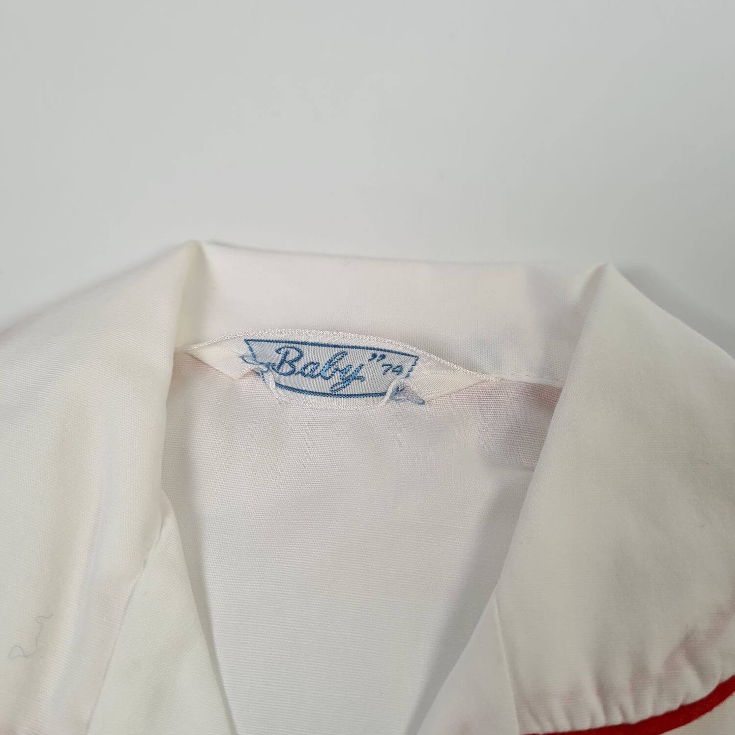 Baby Bluse 70er Jahre mit Stickerei - Größe 74