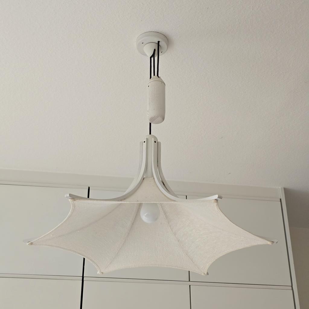 Mid Century Domus Pendelleuchte mit Lampengewicht, weißes Teakholz