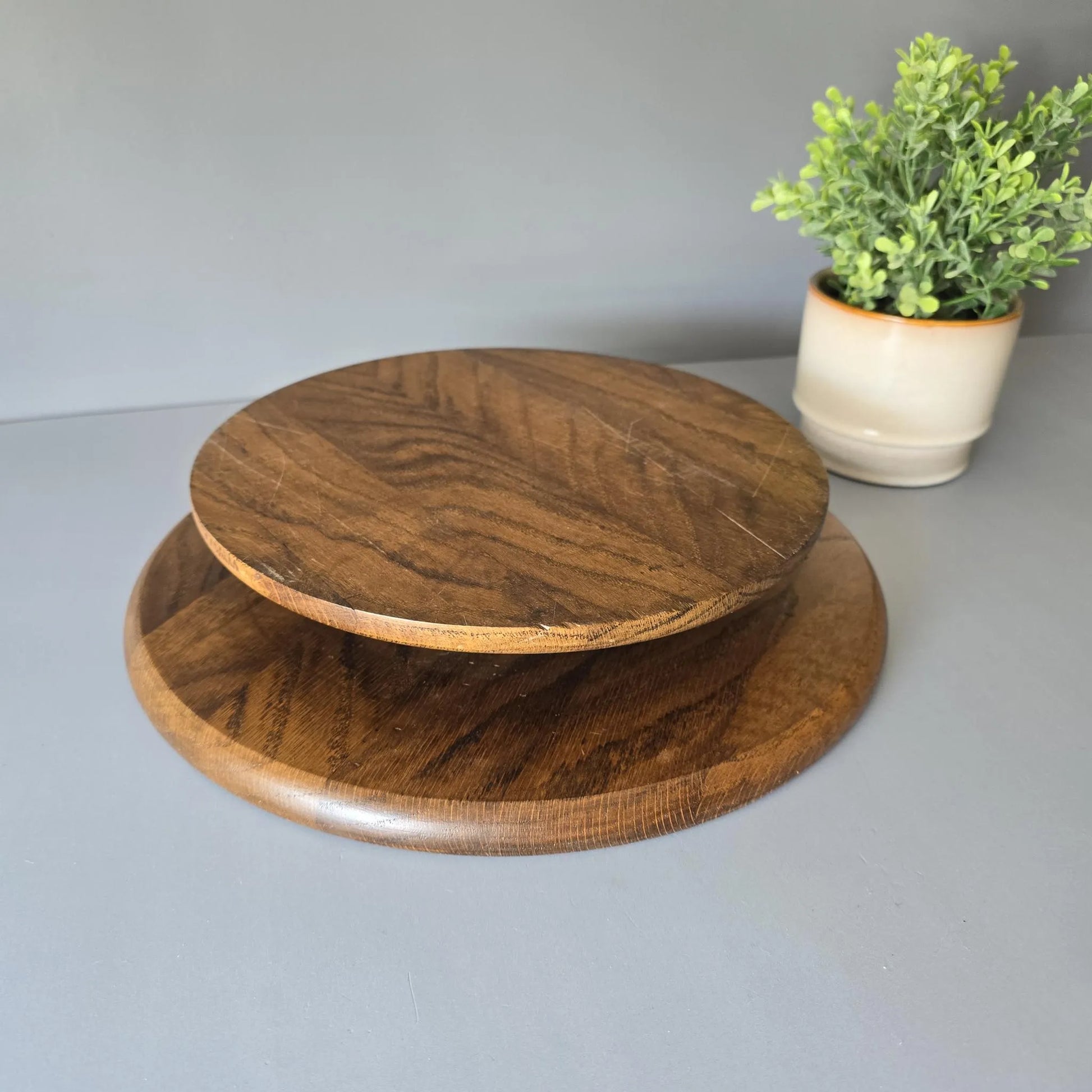 Mid Century Drehtablett aus dunklem Holz - Drehteller