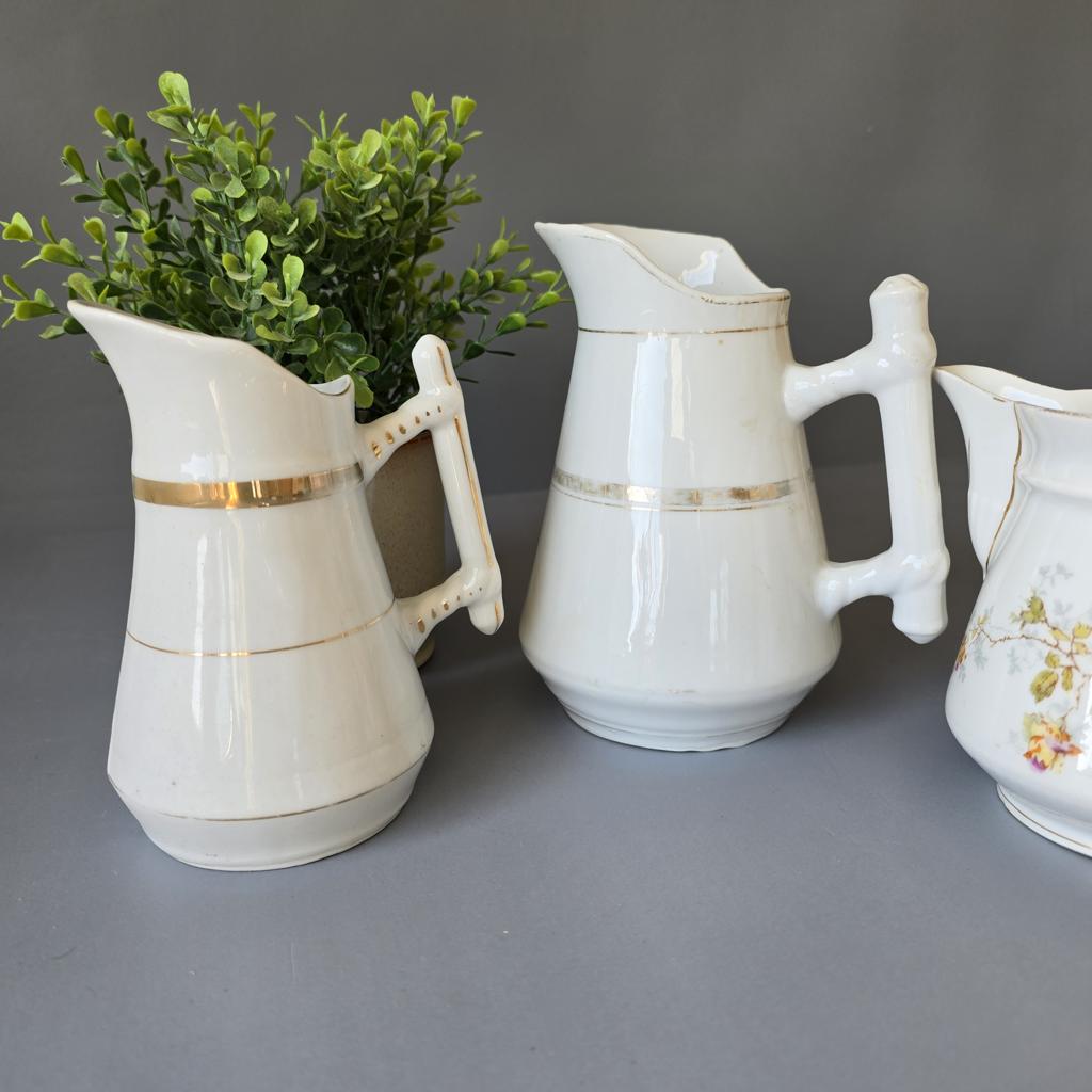 Set antike Milchkännchen mit Spargelgriff