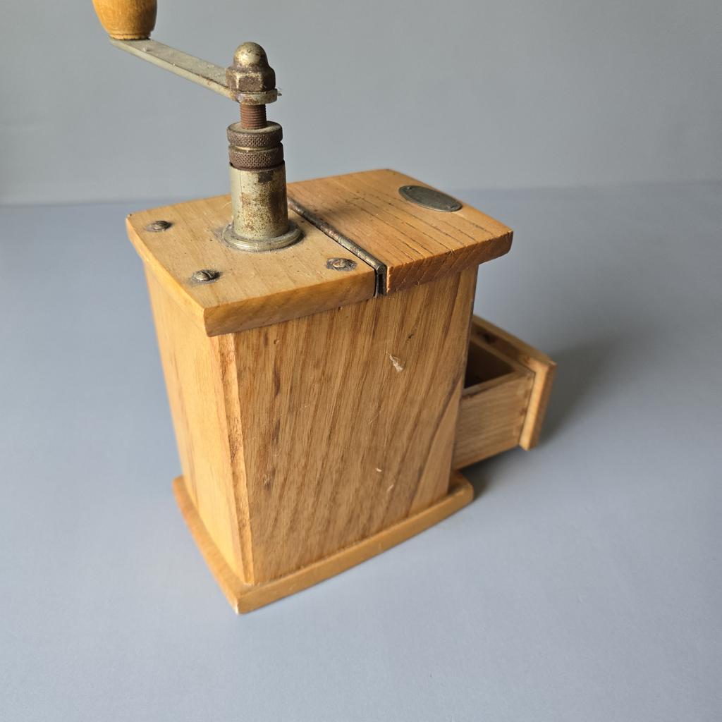 Alte Kaffeemühle - Mokka Mühle Gesto Modell Junior
