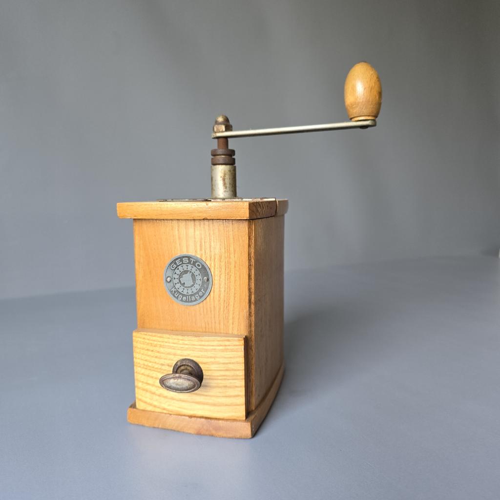 Alte Kaffeemühle - Mokka Mühle Gesto Modell Junior