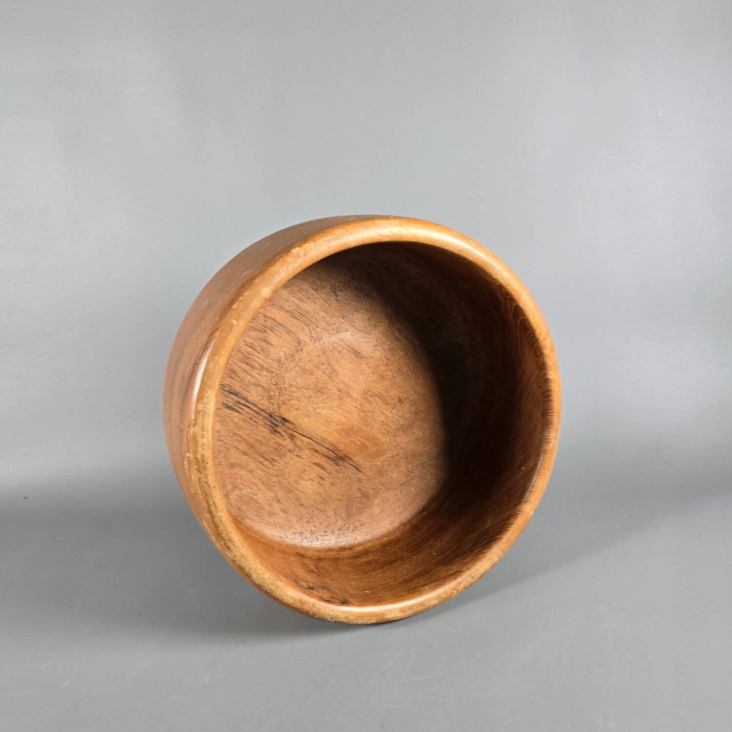 Große runde Mid-Century Holzschale der 1960er Jahre
