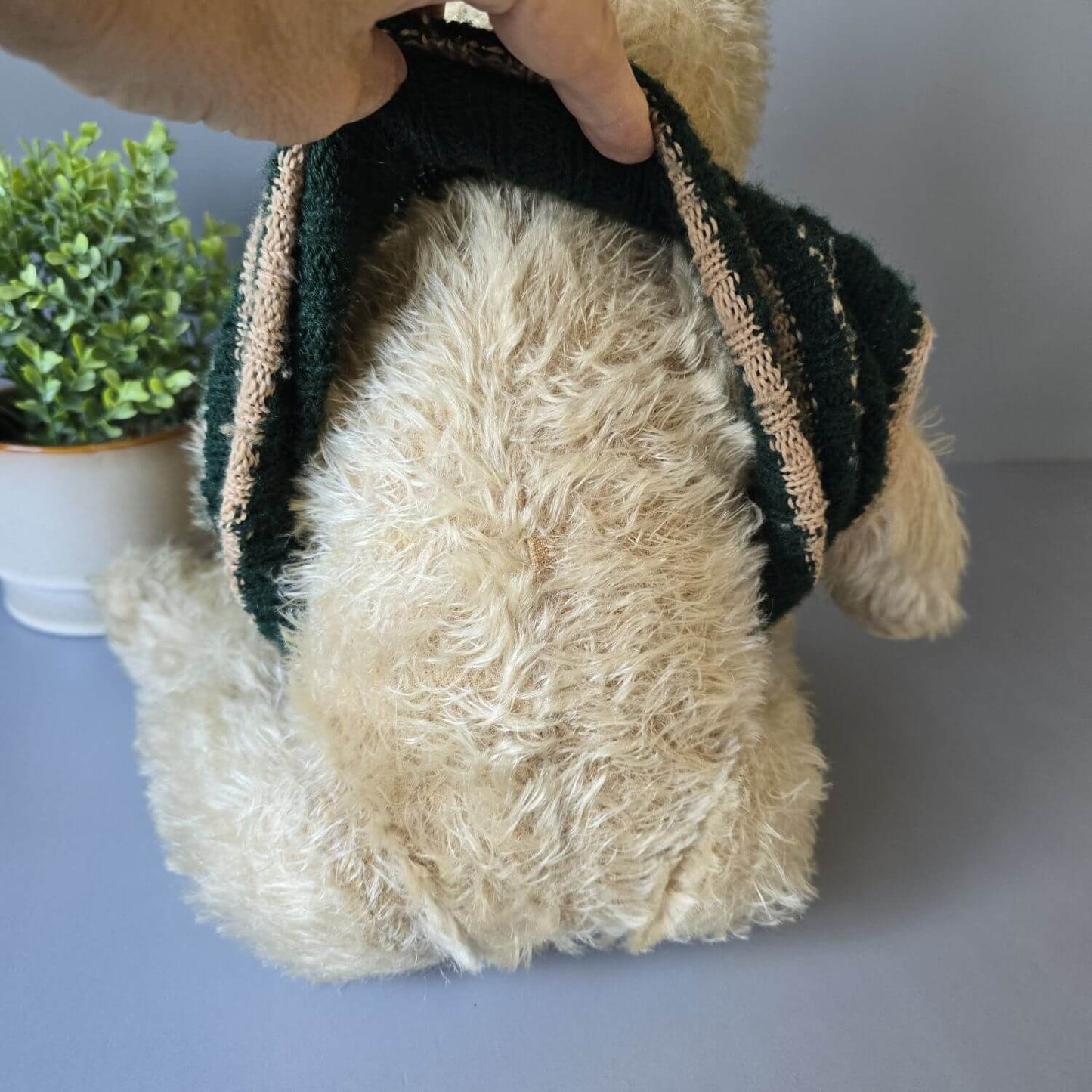 Großer alter Vintage Teddy mit Holzwolle gefüllt