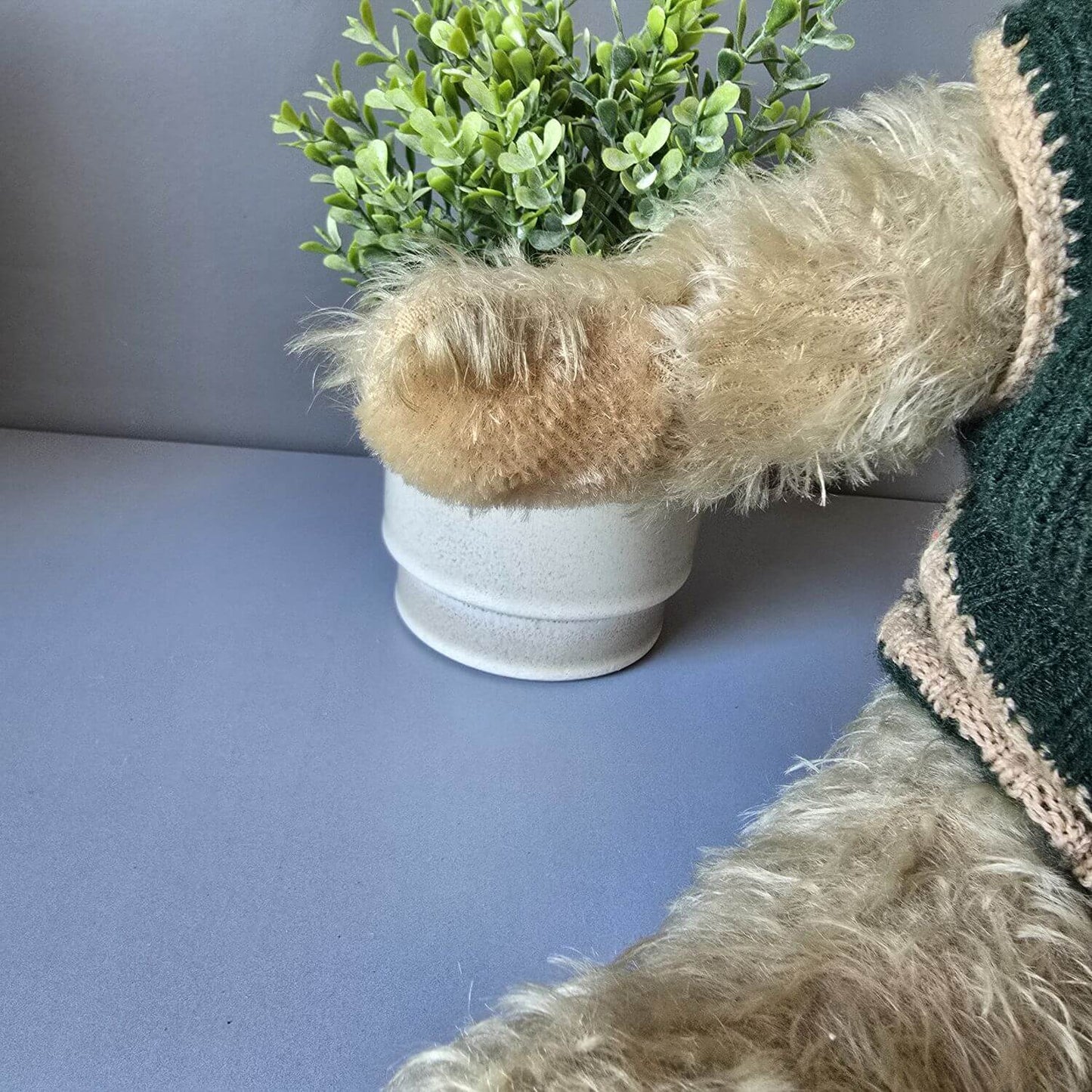Großer alter Vintage Teddy mit Holzwolle gefüllt