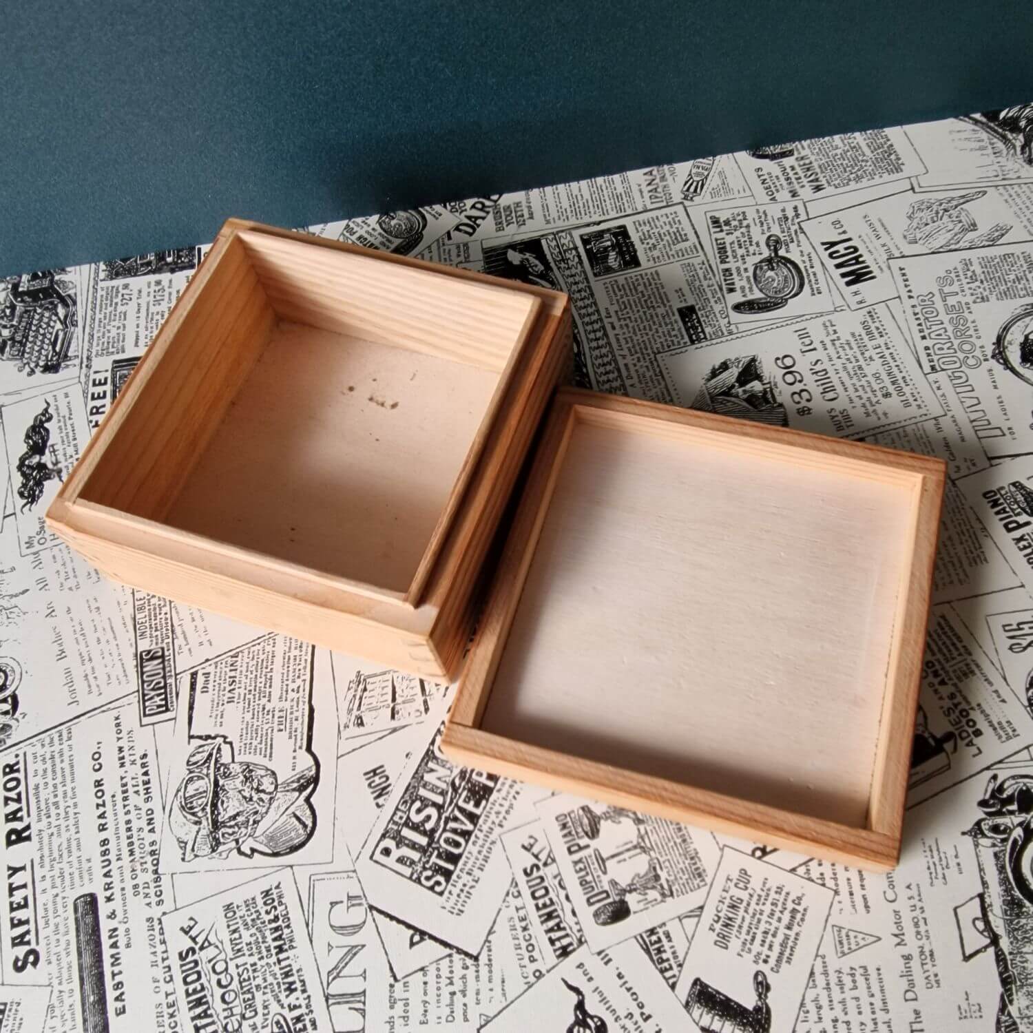 Holzdose mit Zierkachel - wohl Skandinavisch aus den 70er Jahren