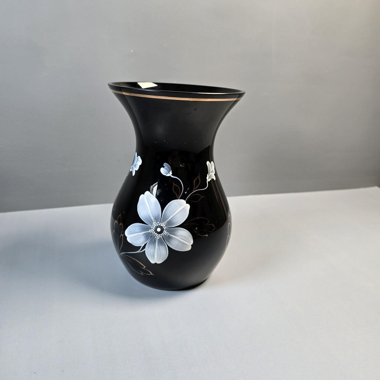 Vintage Hyalithglas Vase handbemalt – 1950er Schwarzglas