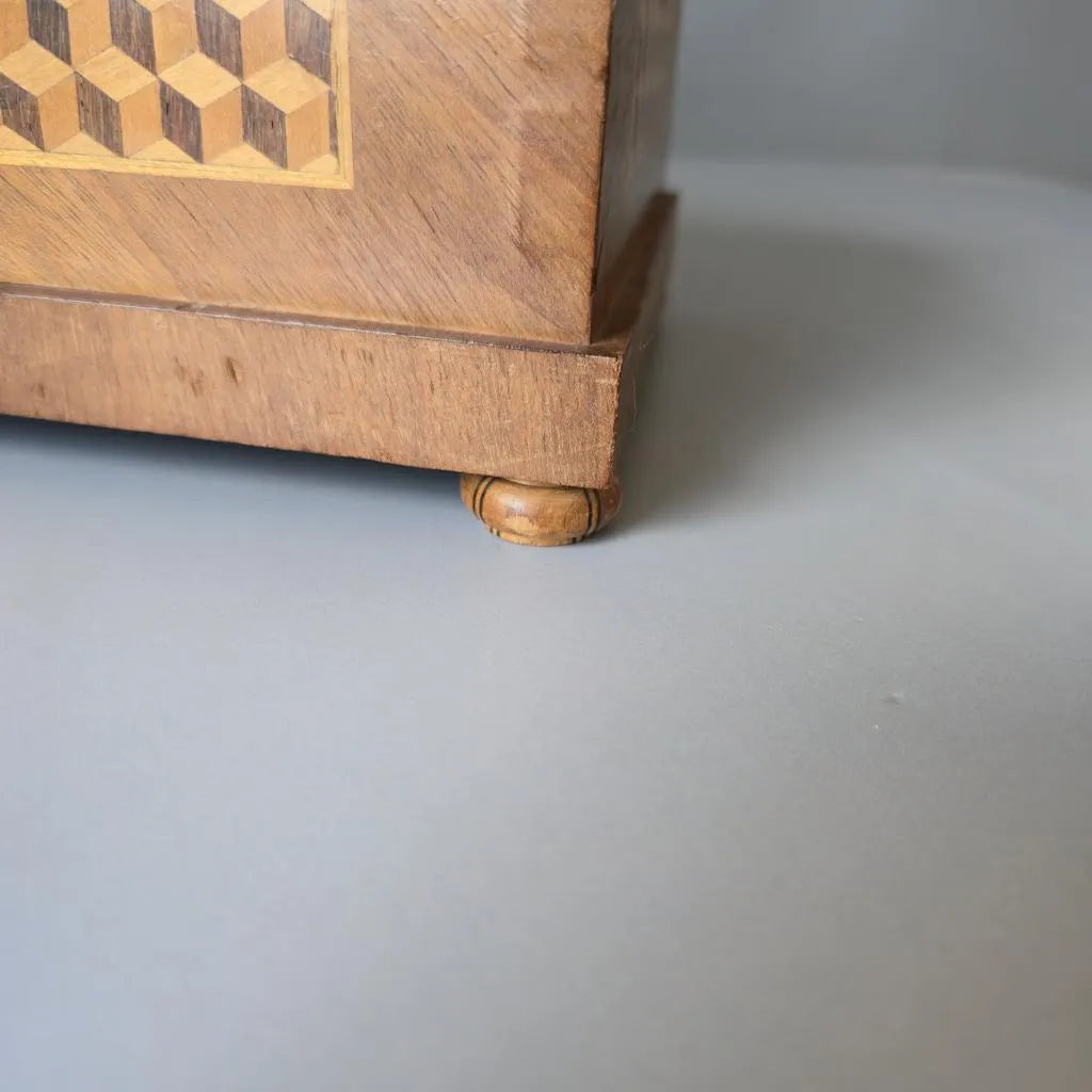 Antike Schatulle - Schmuckkasten - Holzdose mit Intarsien
