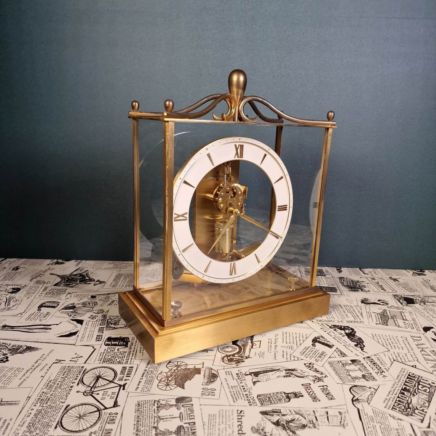 Junghans Ato Magnetpendeluhr - Tischuhr - Kamin Uhr