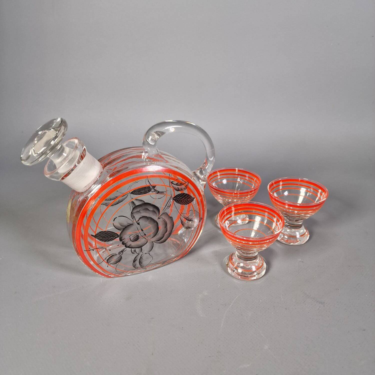 Vintage Karaffe mit Gläsern - Motiv schwarze Rose