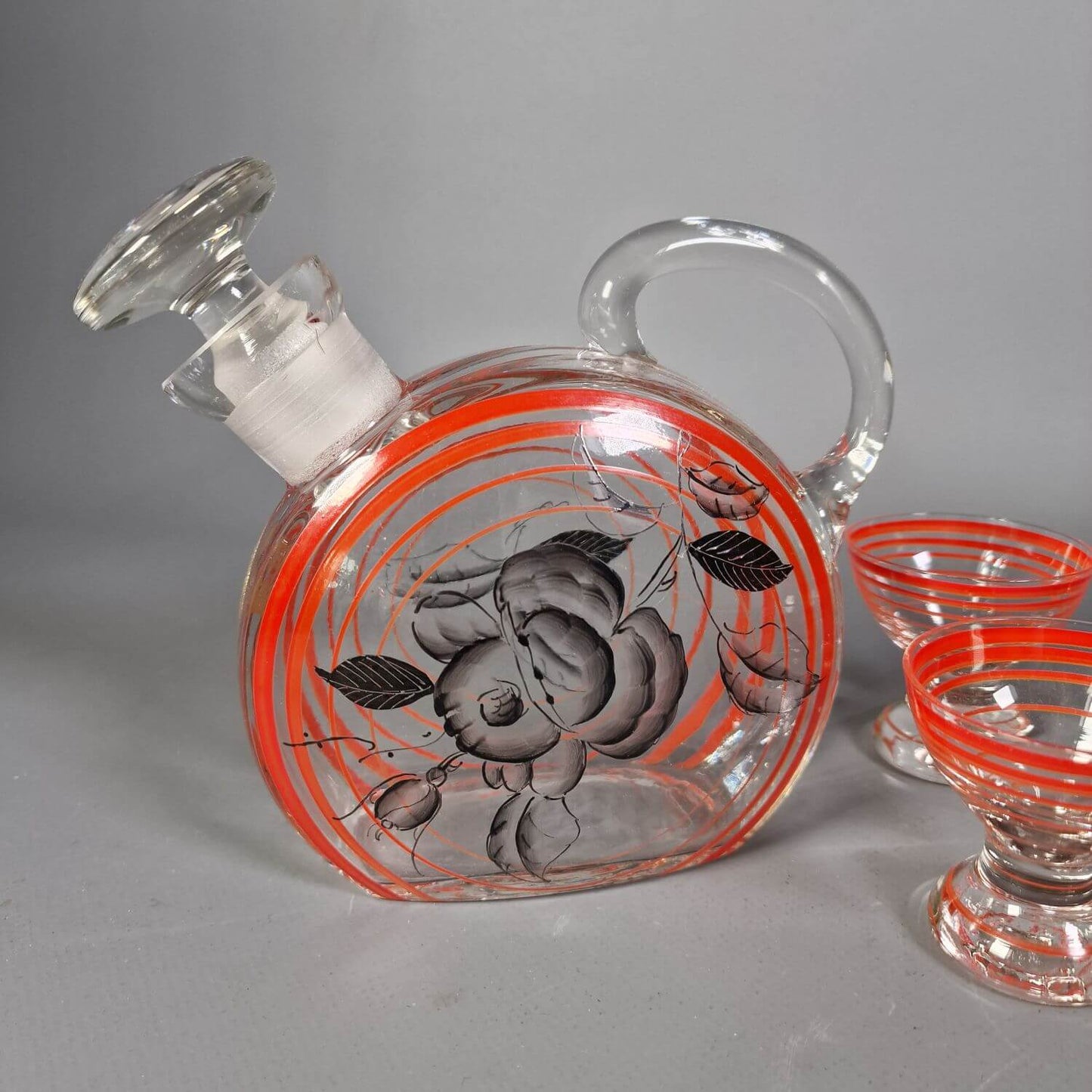 Vintage Karaffe mit Gläsern - Motiv schwarze Rose