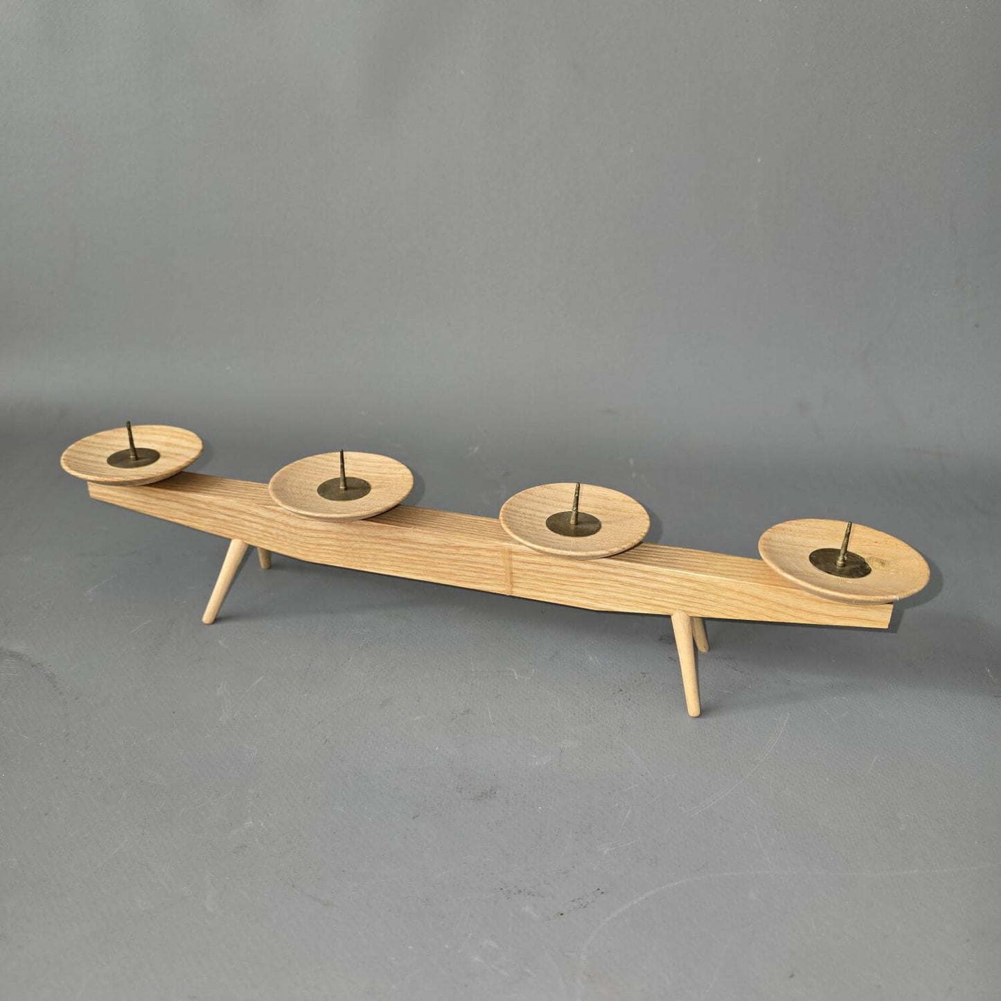 Kerzenleuchter aus hellem Holz - 1960er Jahre Erzgebirge