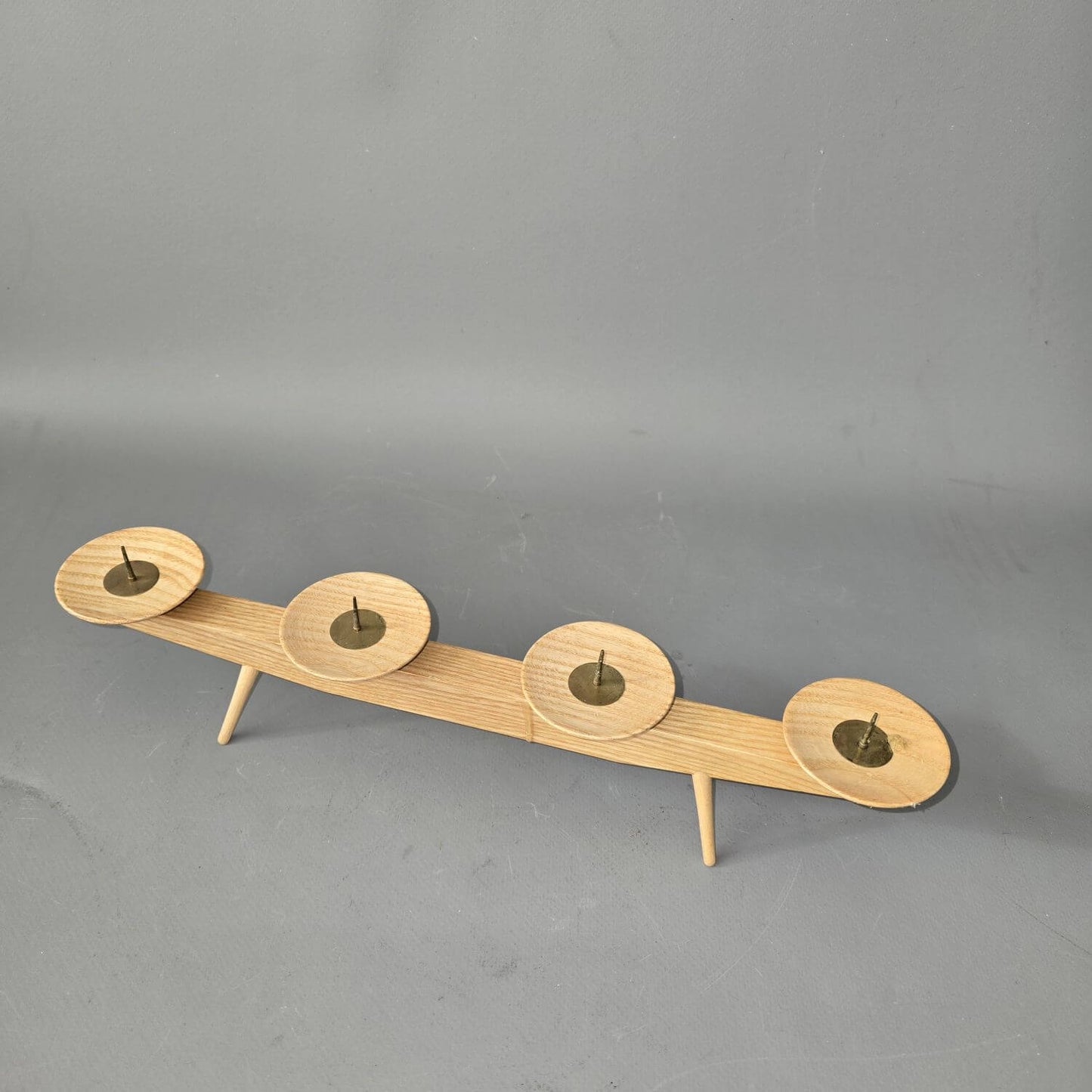 Kerzenleuchter aus hellem Holz - 1960er Jahre Erzgebirge