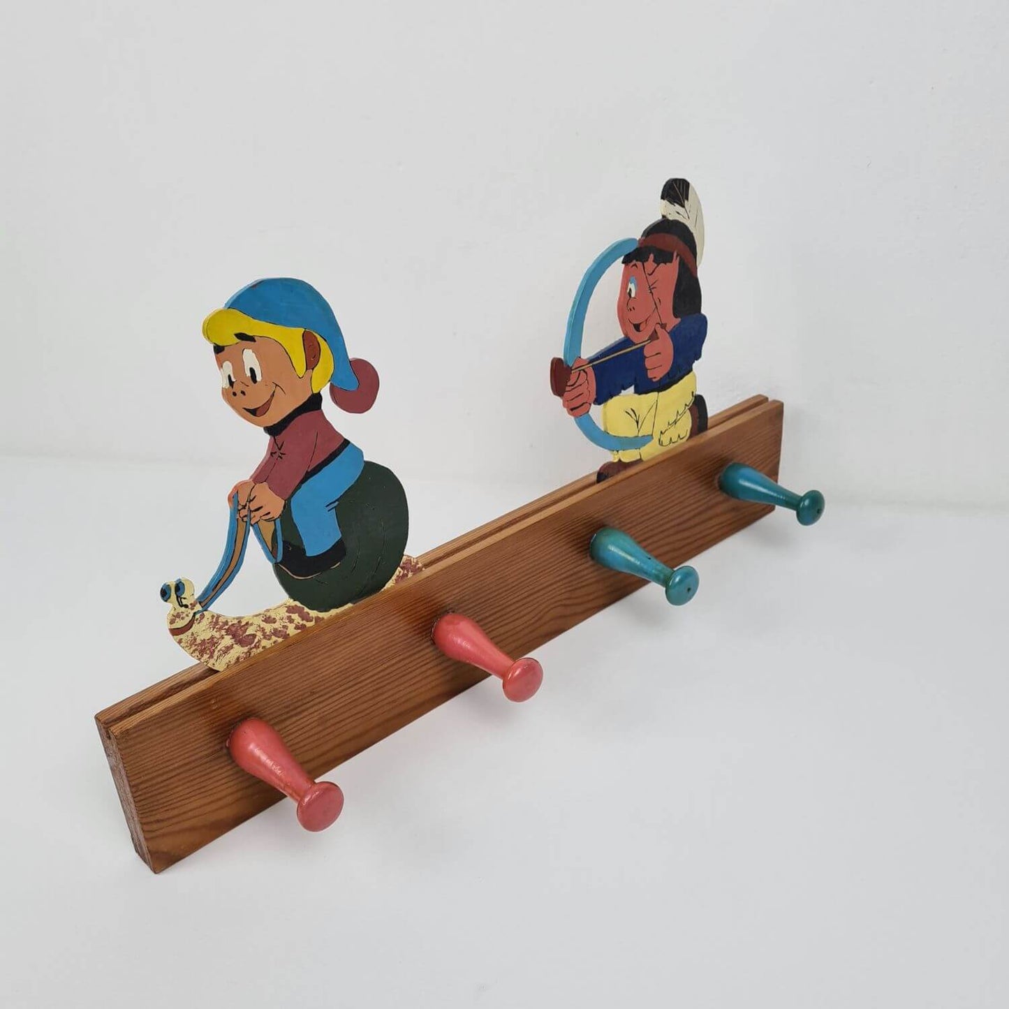 Kinderzimmer Garderobe - Laubsägearbeit aus den 70ern