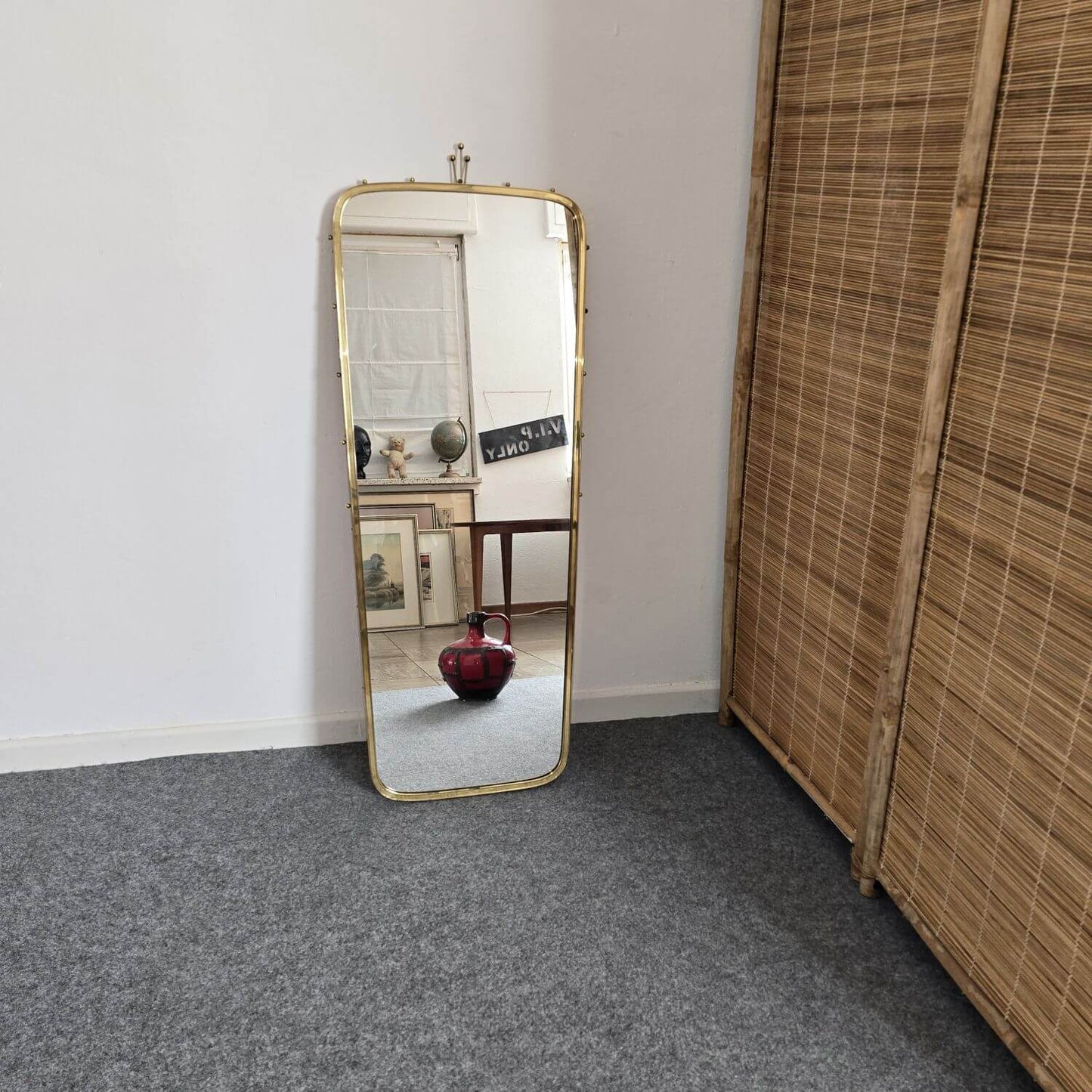 Großer Münchener Zierspiegel aus den 1950er Jahren - Messing