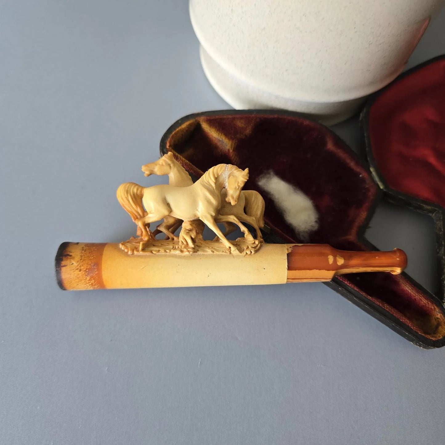 Alte Meerschaumpfeife in Etui - Pferde Motiv