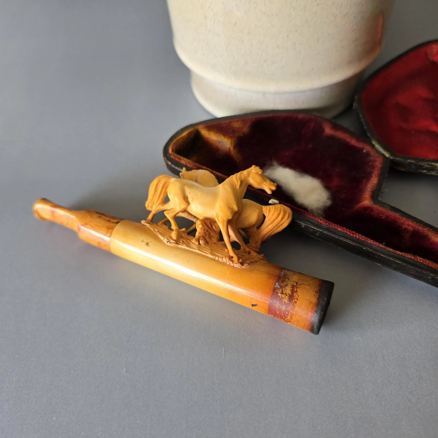 Alte Meerschaumpfeife in Etui - Pferde Motiv