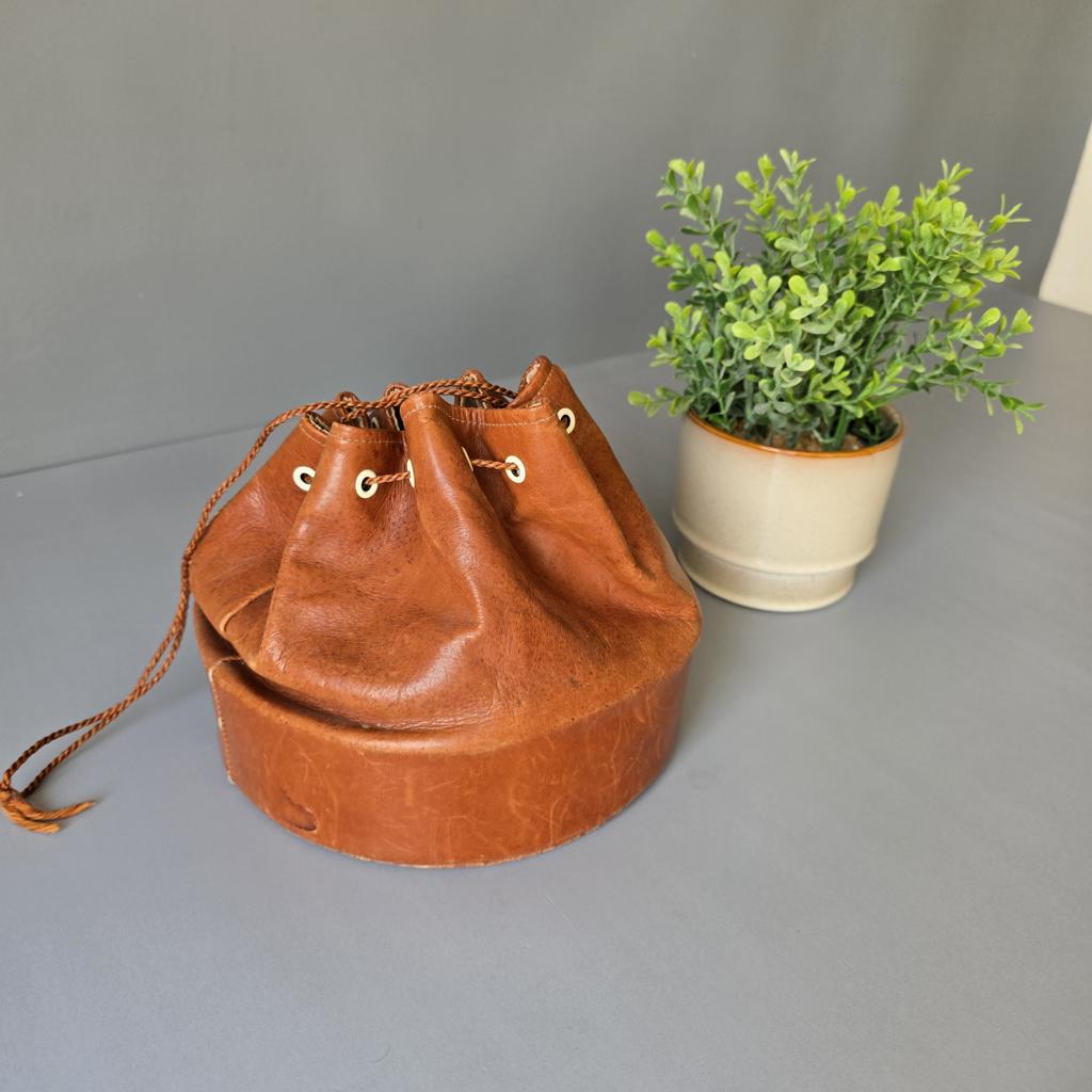 Beuteltasche aus braunem Leder - Vintage Bucket Bag