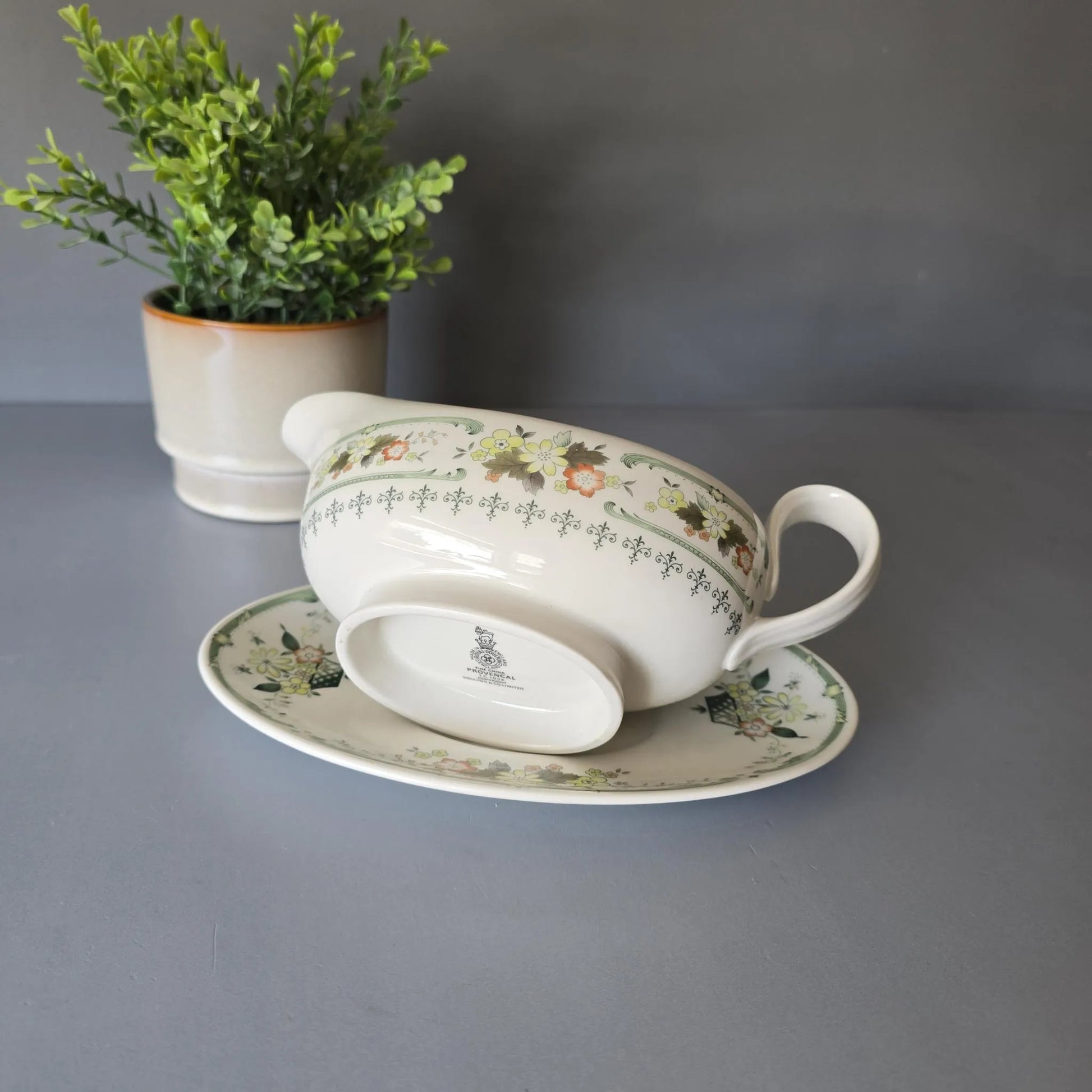 Sauciere mit Teller Royal Doulton Provencal